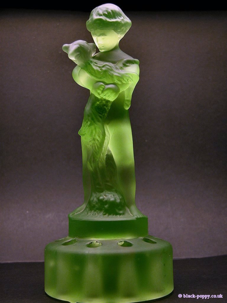 Cambridge Glass | Black-Poppy